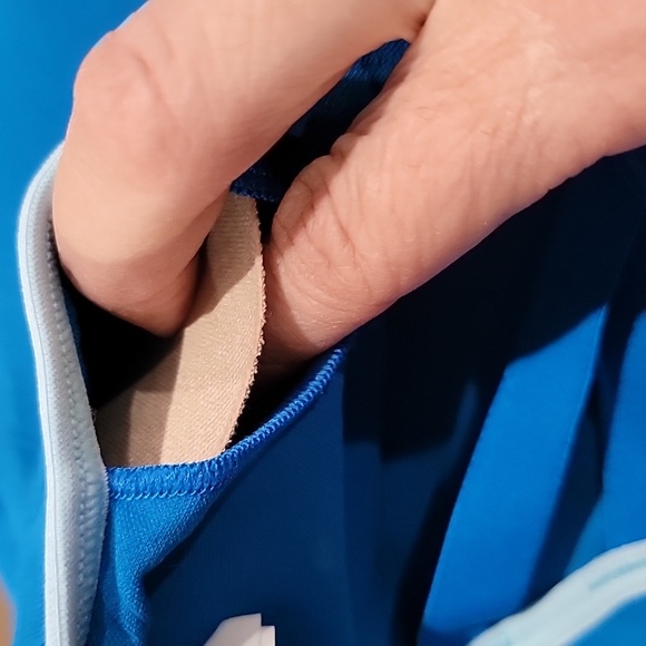 NWT Under Armour sports bra - Picture 3 of 7